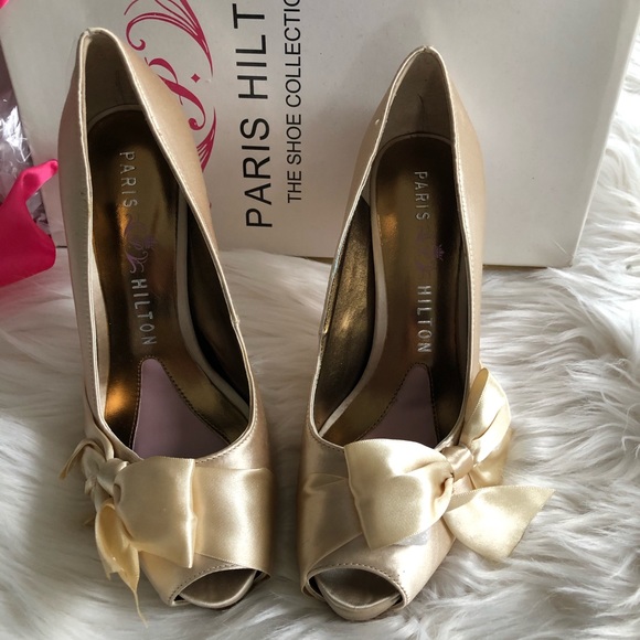 BRAND NEW Paris Hilton destiny ivory bow heels - Picture 2 of 9